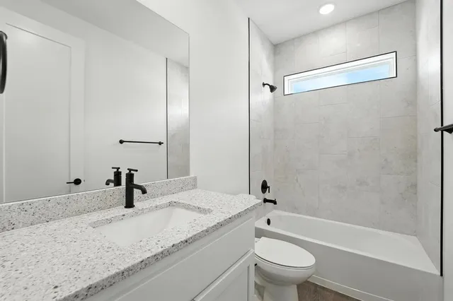 $375,225 | 20668 Skyview Lane, Spring Hill, KS 66083