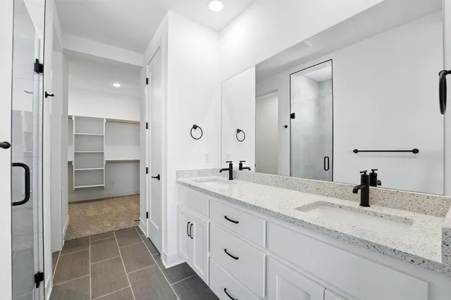 $375,225 | 20668 Skyview Lane, Spring Hill, KS 66083