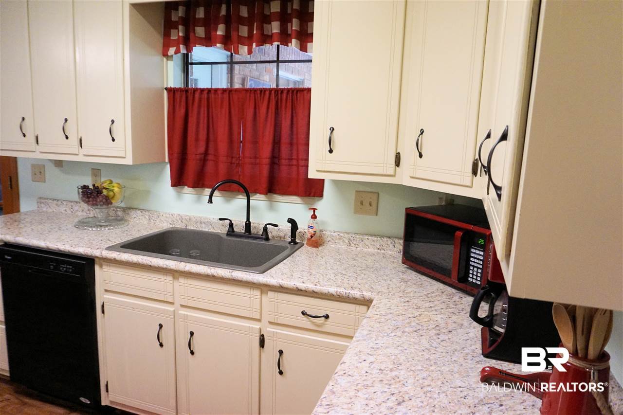 2826 Avenida Alberto Lillian, AL 36549 - Photo 9 of 34