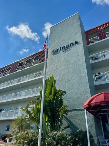 $5,800 | 950 Tarpon Center Drive, Unit 301, Venice, FL 34285