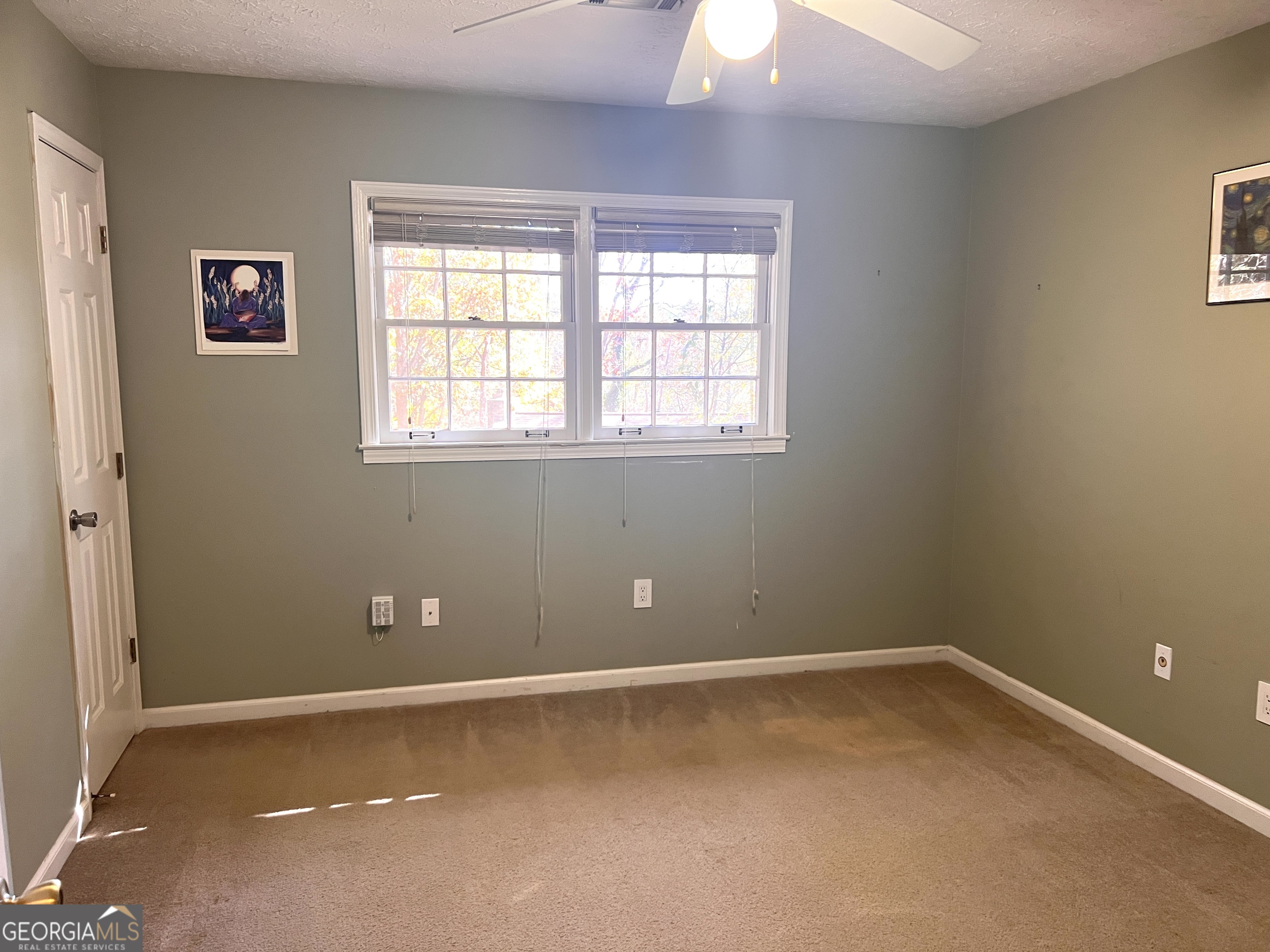 345 Caldwell Circle Athens, GA 30605 - Photo 13 of 38 an empty room with a window
