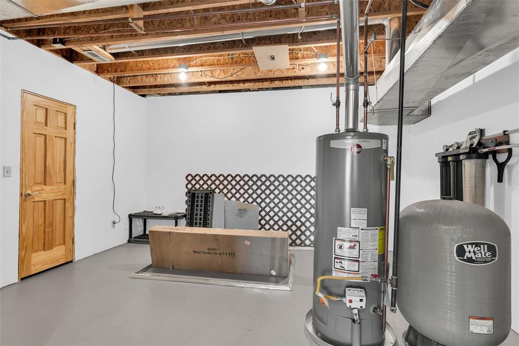 1350 Mitchell Mountain Road Westcliffe, CO 81252 - Photo 36 of 45 a living room with furniture and a window