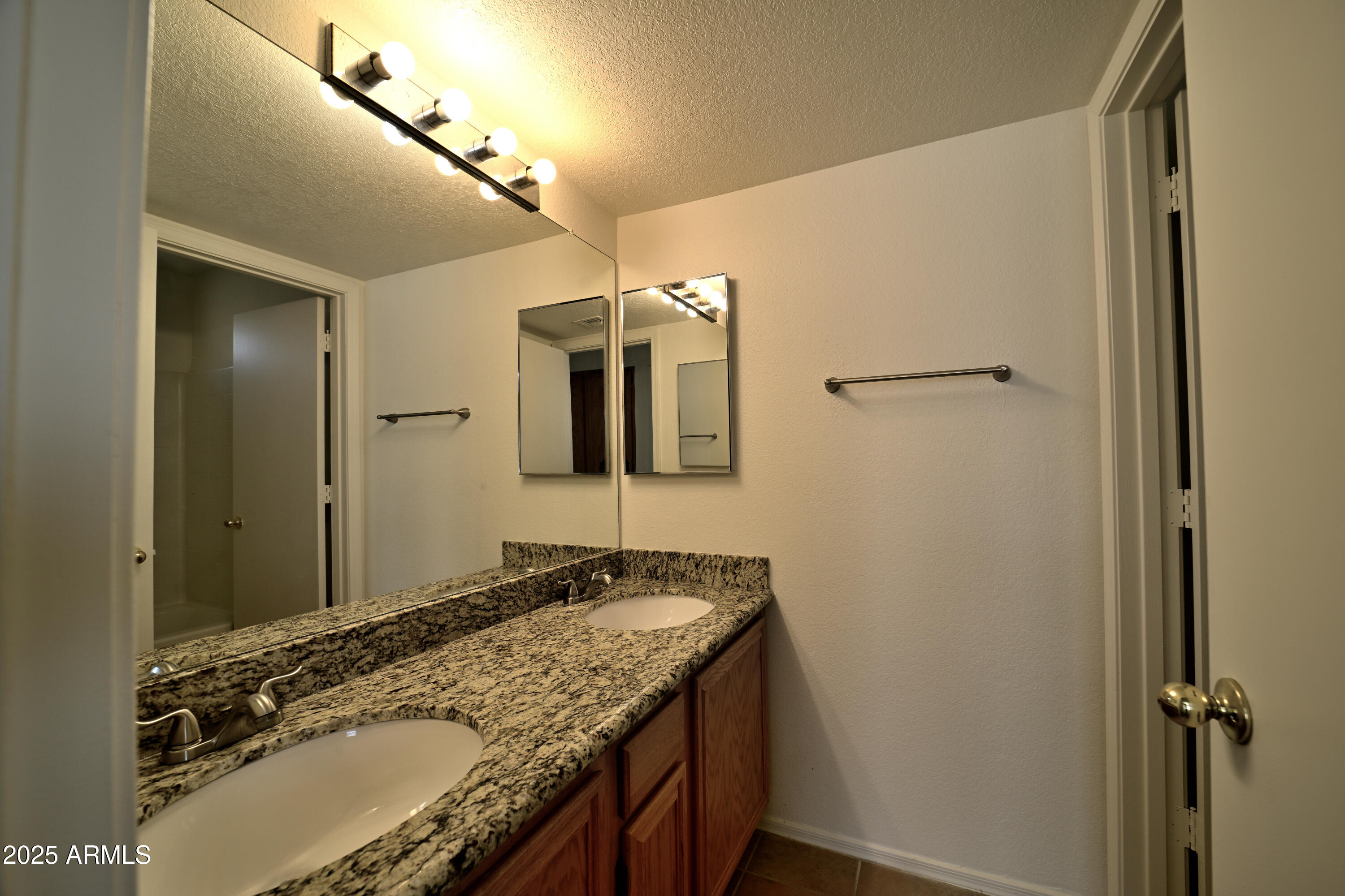 21914 North 74th Lane Glendale, AZ 85310 - Photo 18 of 26 upstairs bath _1