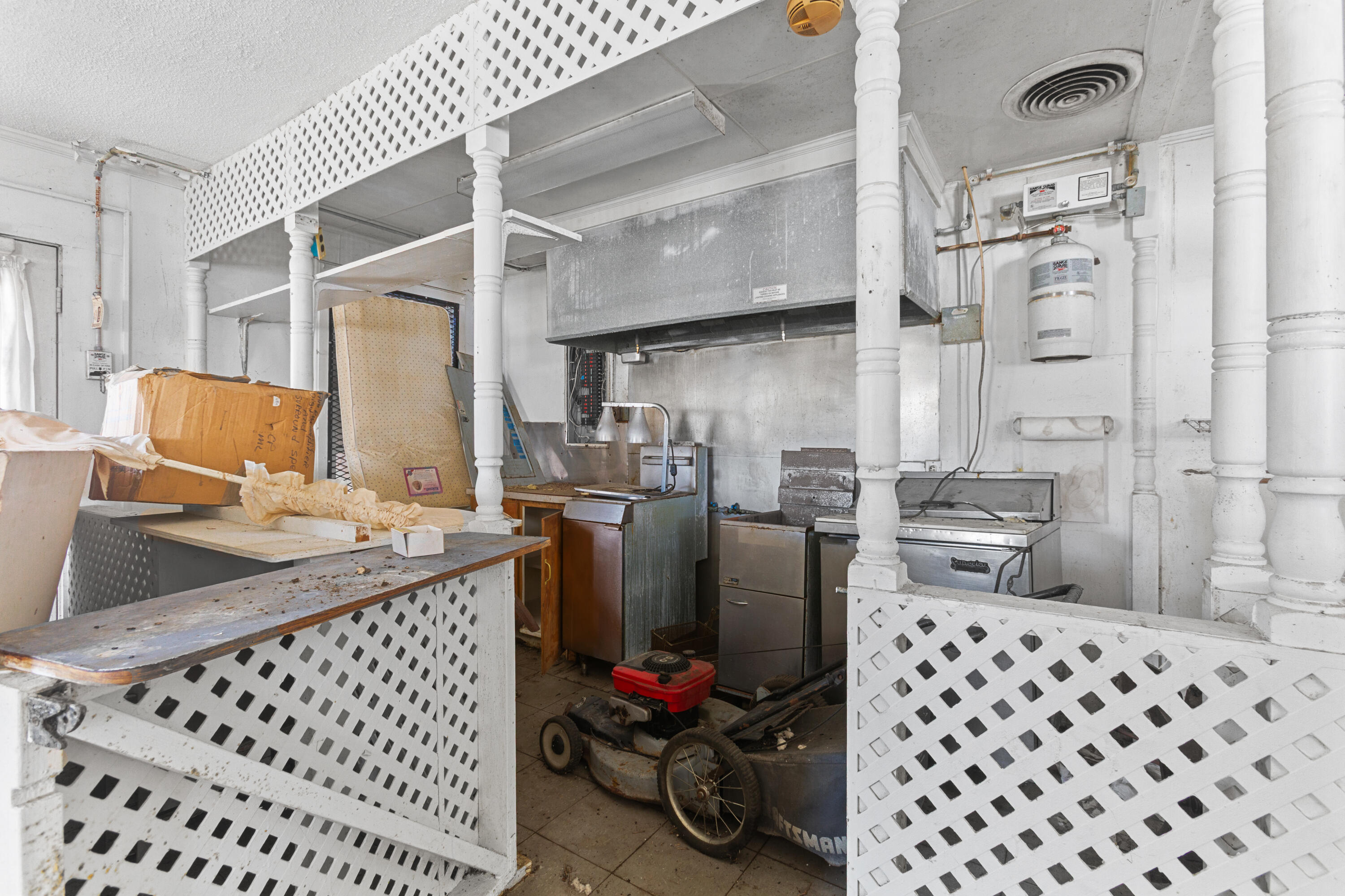 309 Heatley Street Moncks Corner, SC 29461 - Photo 20 of 25 309HeatleySt.NicoleBurbgePhoto-13