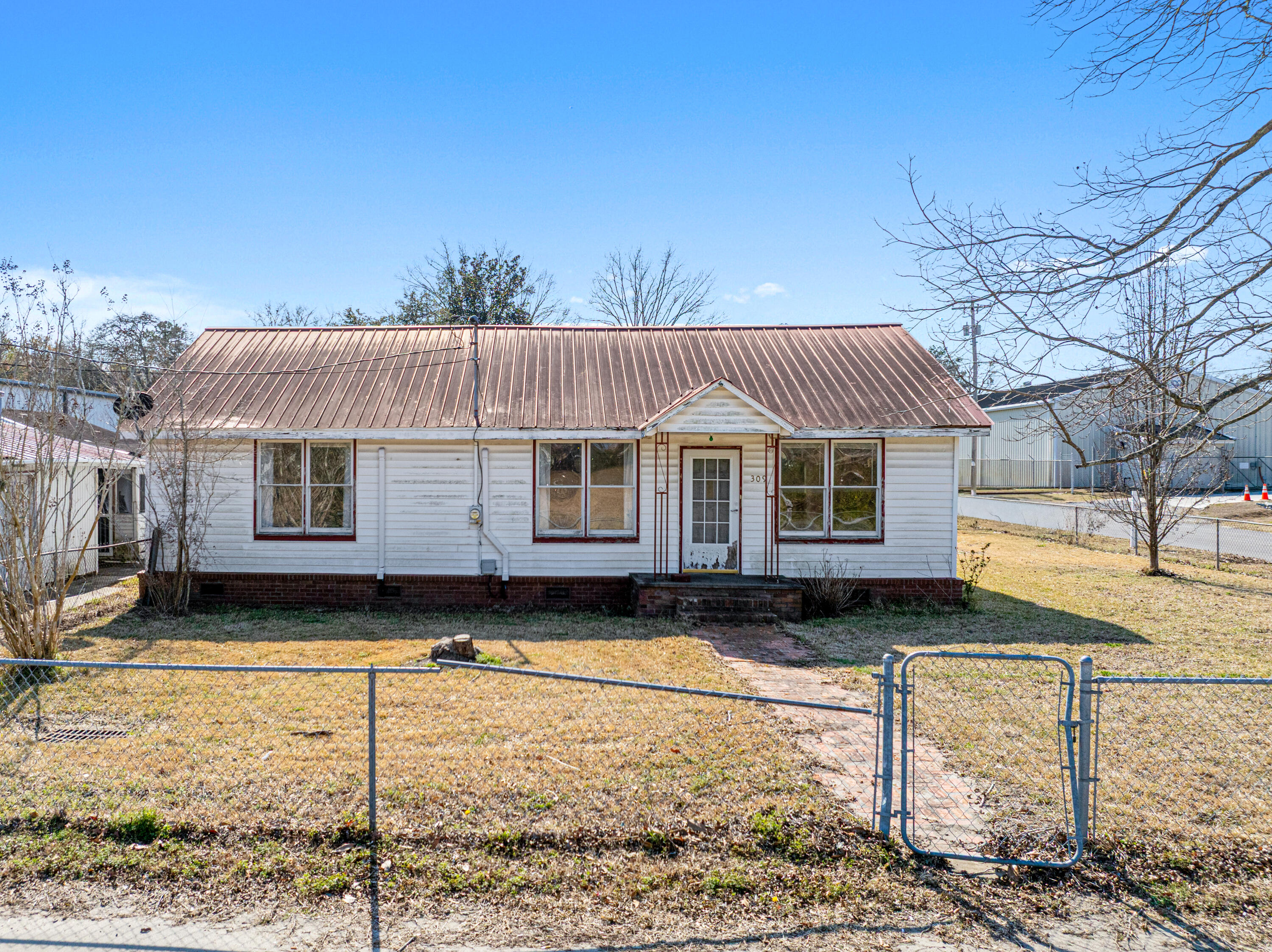 309 Heatley Street Moncks Corner, SC 29461 - Photo 24 of 25 309HeatleySt.NicoleBurbgePhoto-31