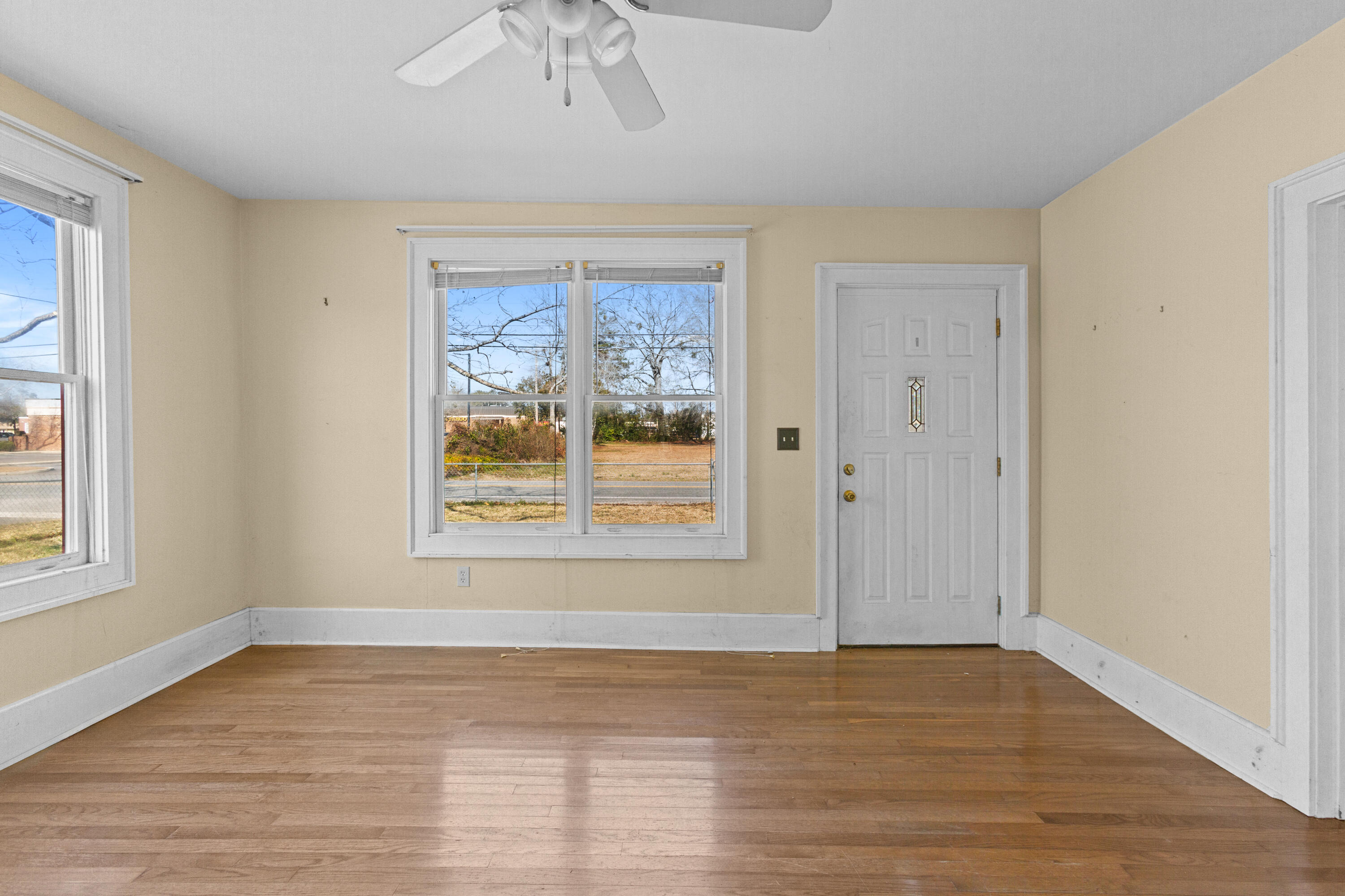 309 Heatley Street Moncks Corner, SC 29461 - Photo 6 of 25 309HeatleySt.NicoleBurbgePhoto-4