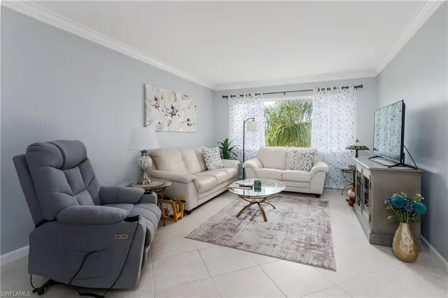 $1,900 | 1010 Manatee Road, Unit B304, Naples, FL 34114