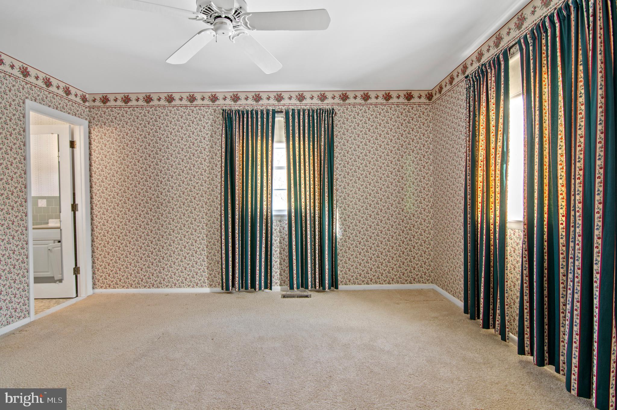 3005 Moores Road Baldwin, MD 21013 - Photo 32 of 56 Charming room with vintage wallpaper and light.