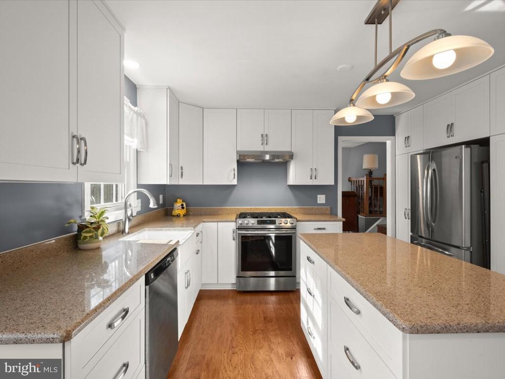 7701 Huntsman Boulevard Springfield, VA 22153 - Photo 16 of 50 Kitchen