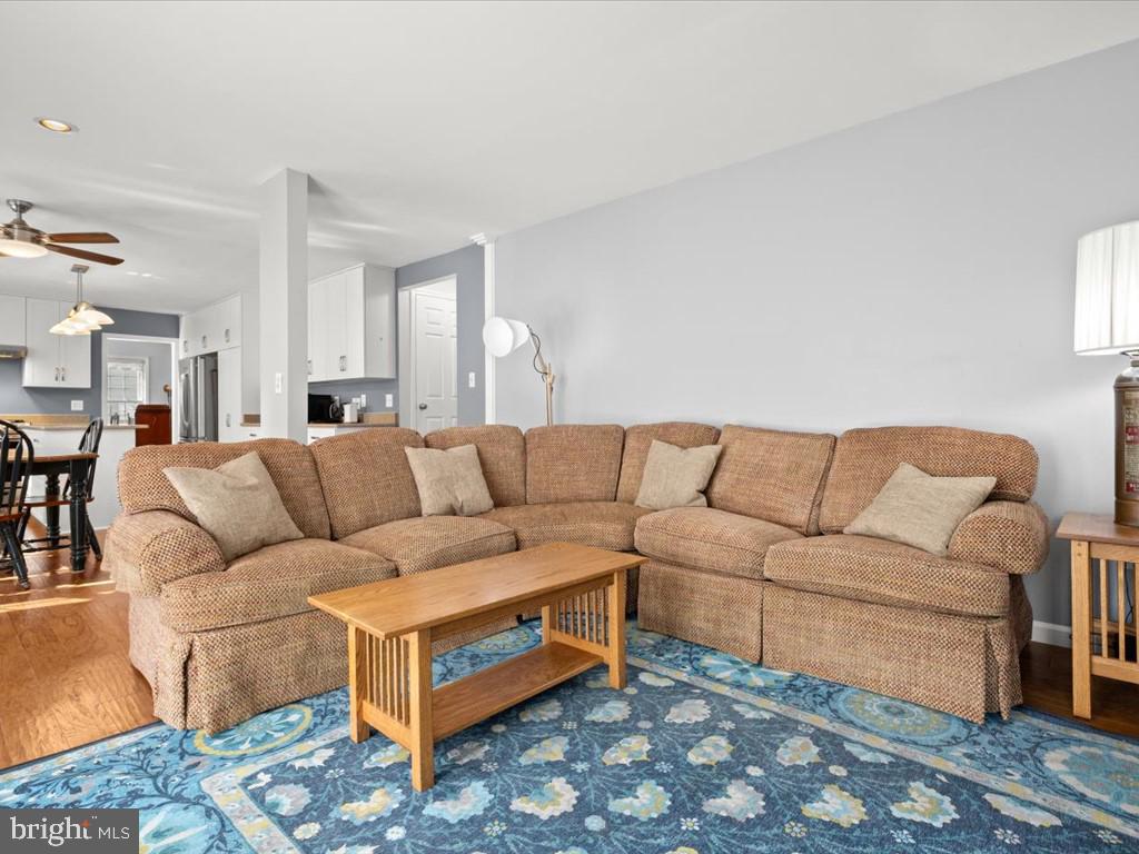 7701 Huntsman Boulevard Springfield, VA 22153 - Photo 24 of 50 Family Room