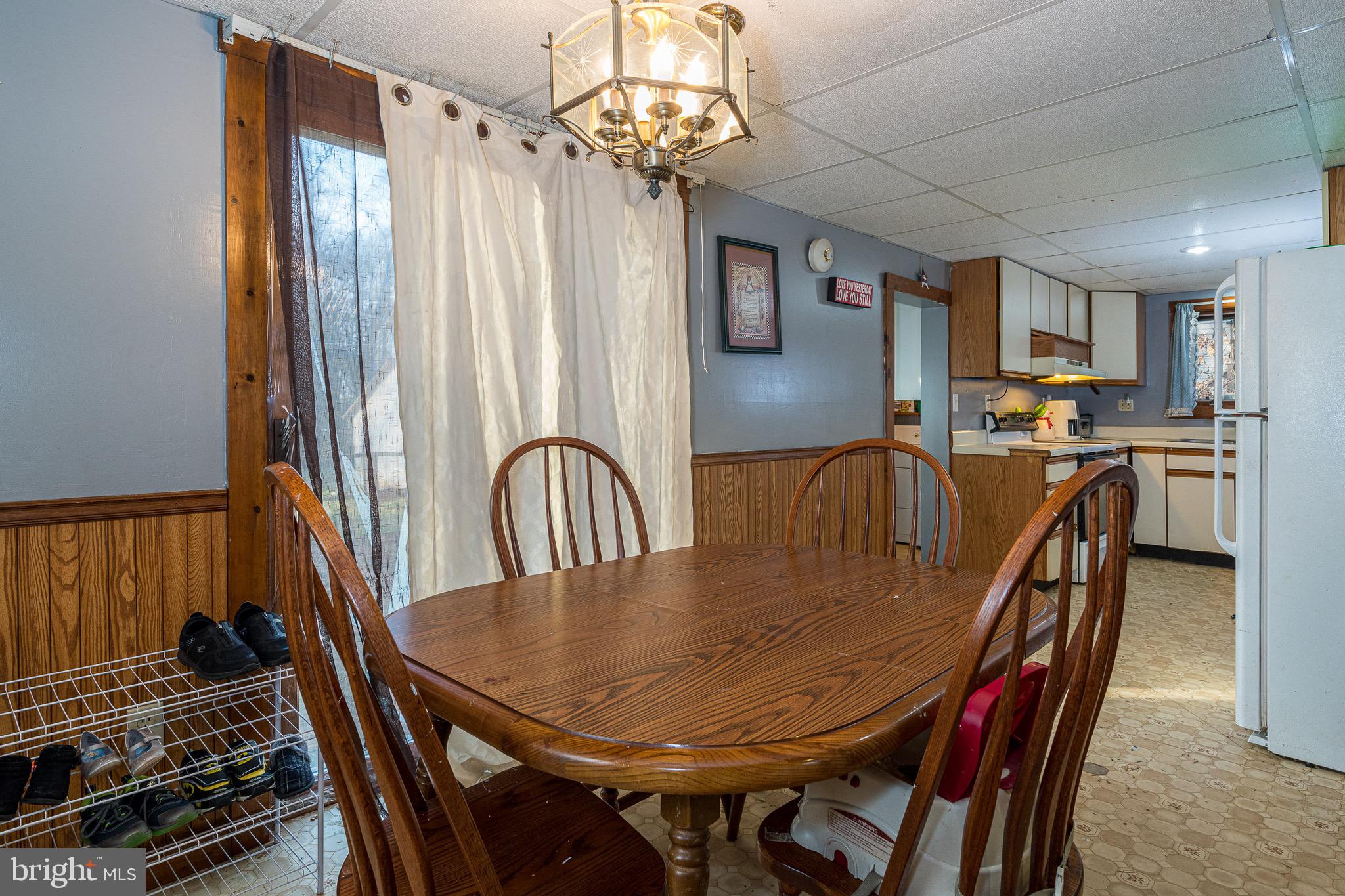 Eat in kitchen