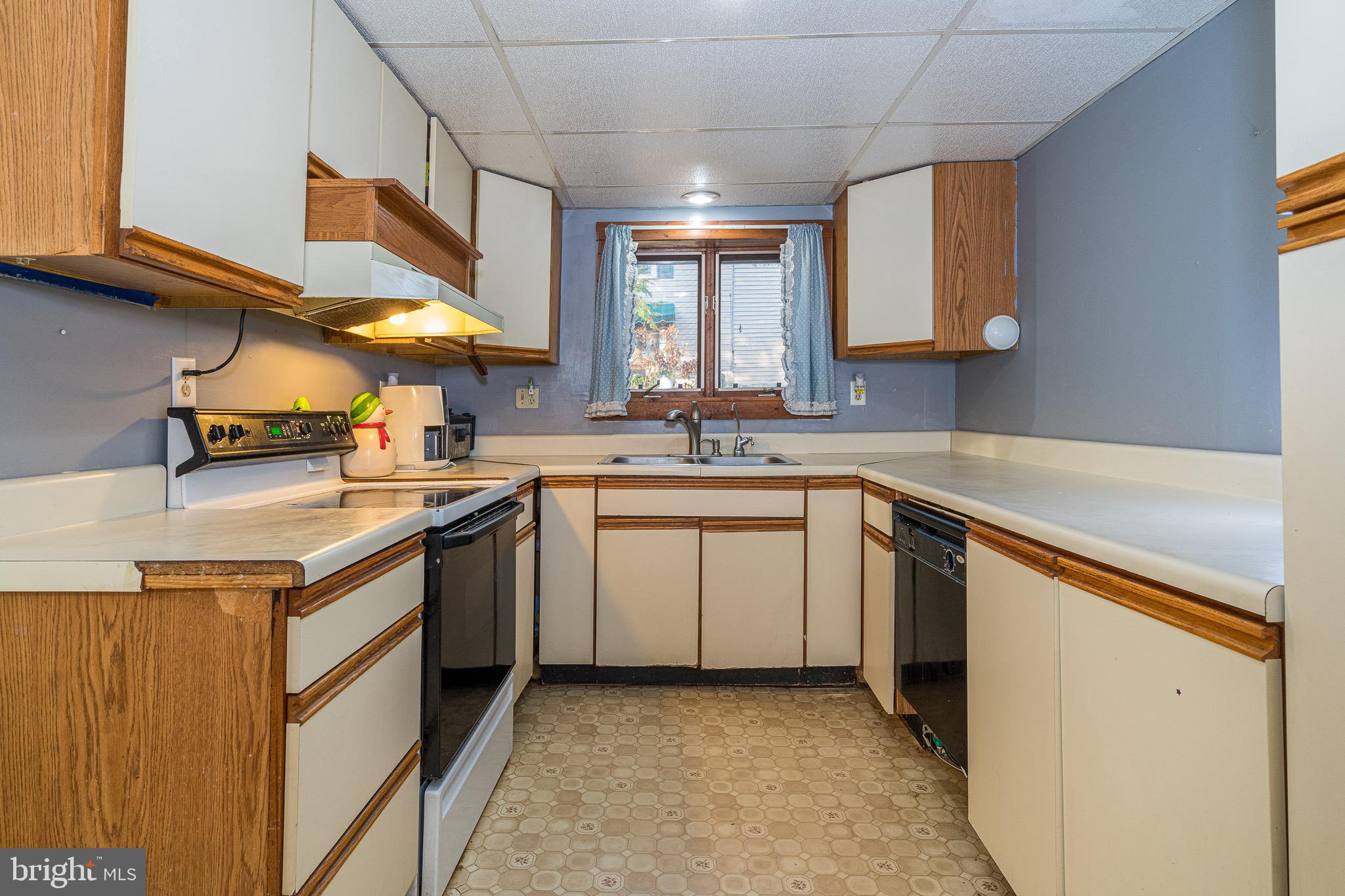 1587 Slate Hill Road Peach Bottom, PA 17563 - Photo 8 of 21 Kitchen with ample storage, appliances included