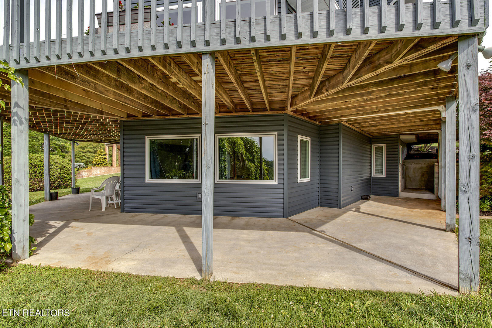 242 Chatuga Way Loudon, TN 37774 - Photo 50 of 60 50_242 Chatuga Way_CoveredPatio03
