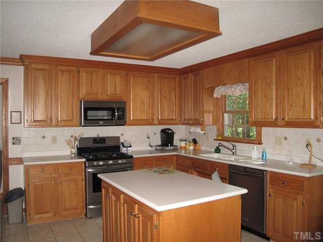 2529 Harptree Court Raleigh, NC 27613 - Photo 8 of 17 Photo 8