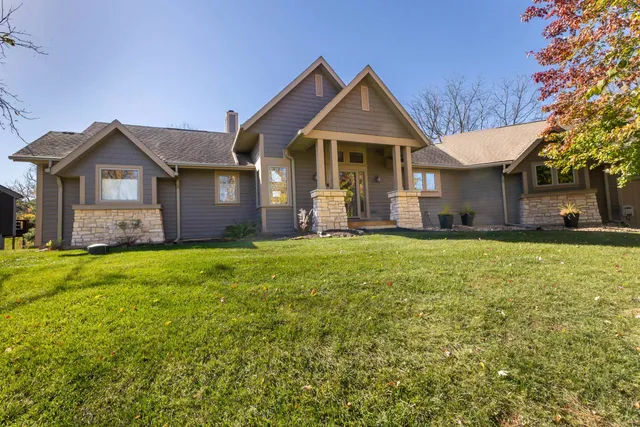 $569,000 | 16 Timberline Drive, Galena, IL 61036