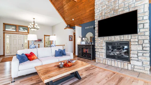 $569,000 | 16 Timberline Drive, Galena, IL 61036