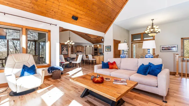 $569,000 | 16 Timberline Drive, Galena, IL 61036