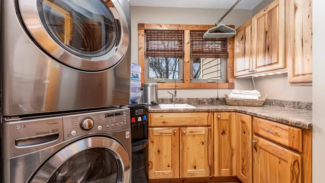 $569,000 | 16 Timberline Drive, Galena, IL 61036