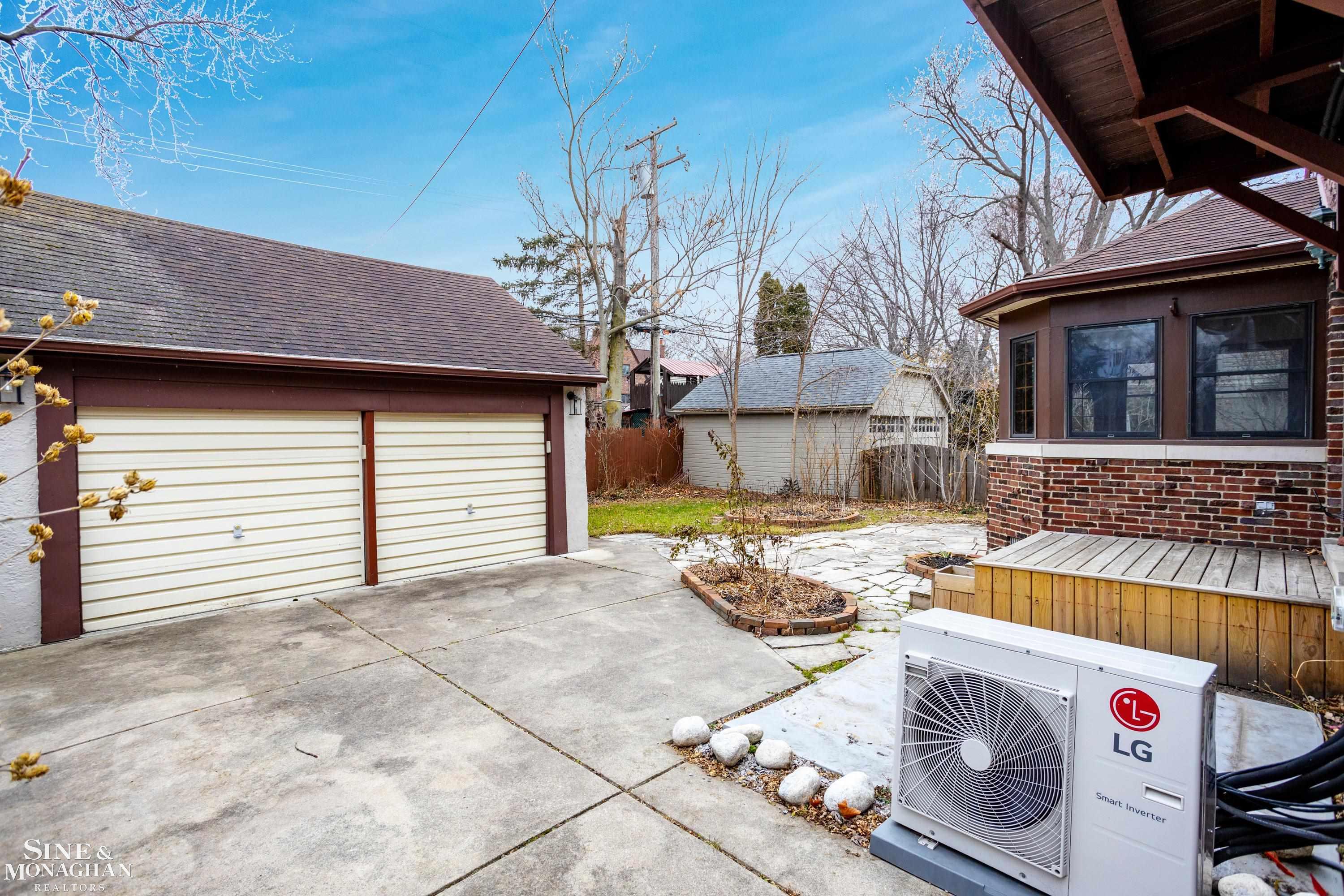 1231 Bishop Road Grosse Pointe Park, MI 48230 - Photo 42 of 54