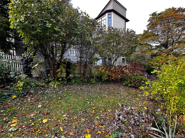 $3,000 | 437 Warburton Avenue, Unit 1, Hastings-on-Hudson, NY 10706