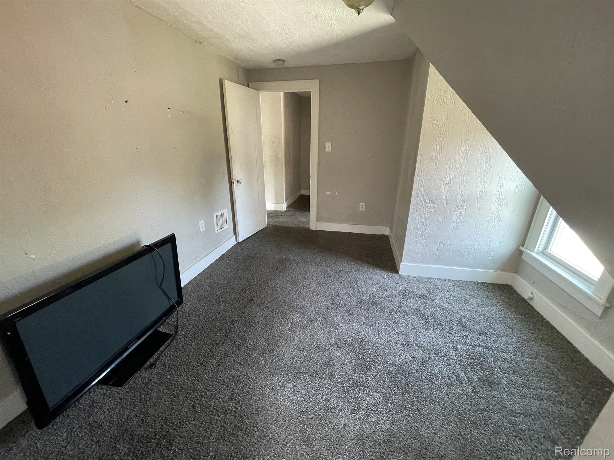 268 Harrison Street Pontiac, MI 48341 - Photo 11 of 21 Gallery Image 11