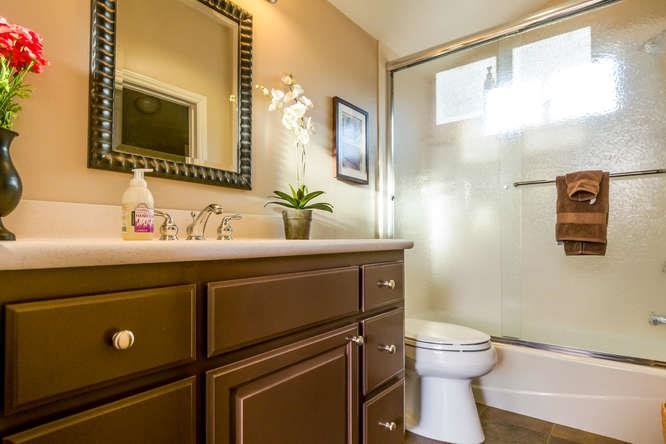 15541 Mussey Grade Road Ramona, CA 92065 - Photo 11 of 25 Upstairs Guest Bathroom