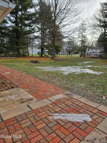 $1,990 | 7 Bedford Drive, Unit 1, Colonie, NY 12110