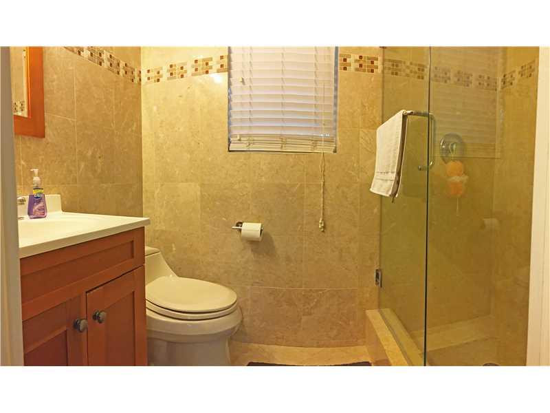 5300 Southwest 145th Avenue Southwest Ranches, FL 33330 - Photo 16 of 29 Bathroom