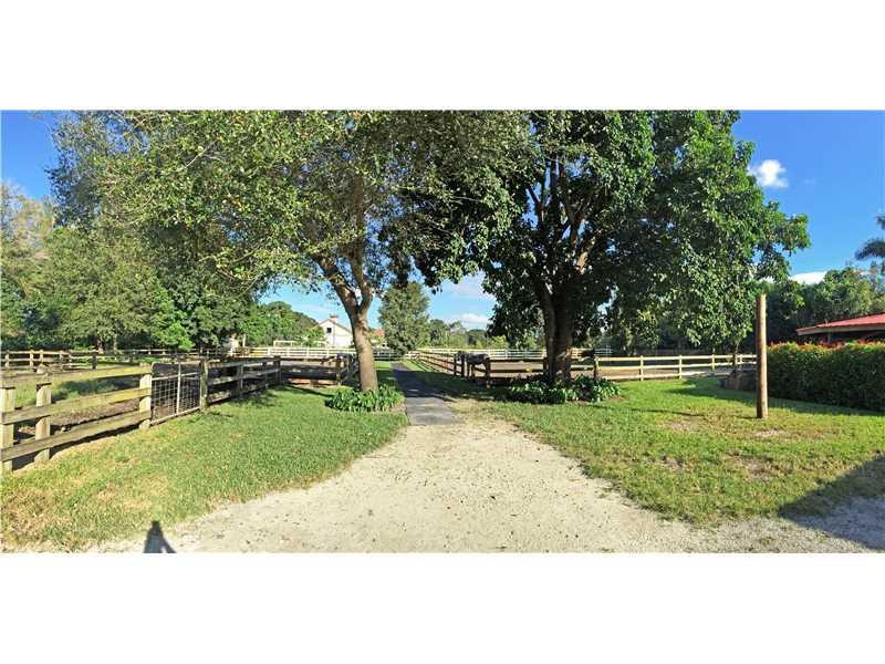 5300 Southwest 145th Avenue Southwest Ranches, FL 33330 - Photo 22 of 29 Yard/Garden