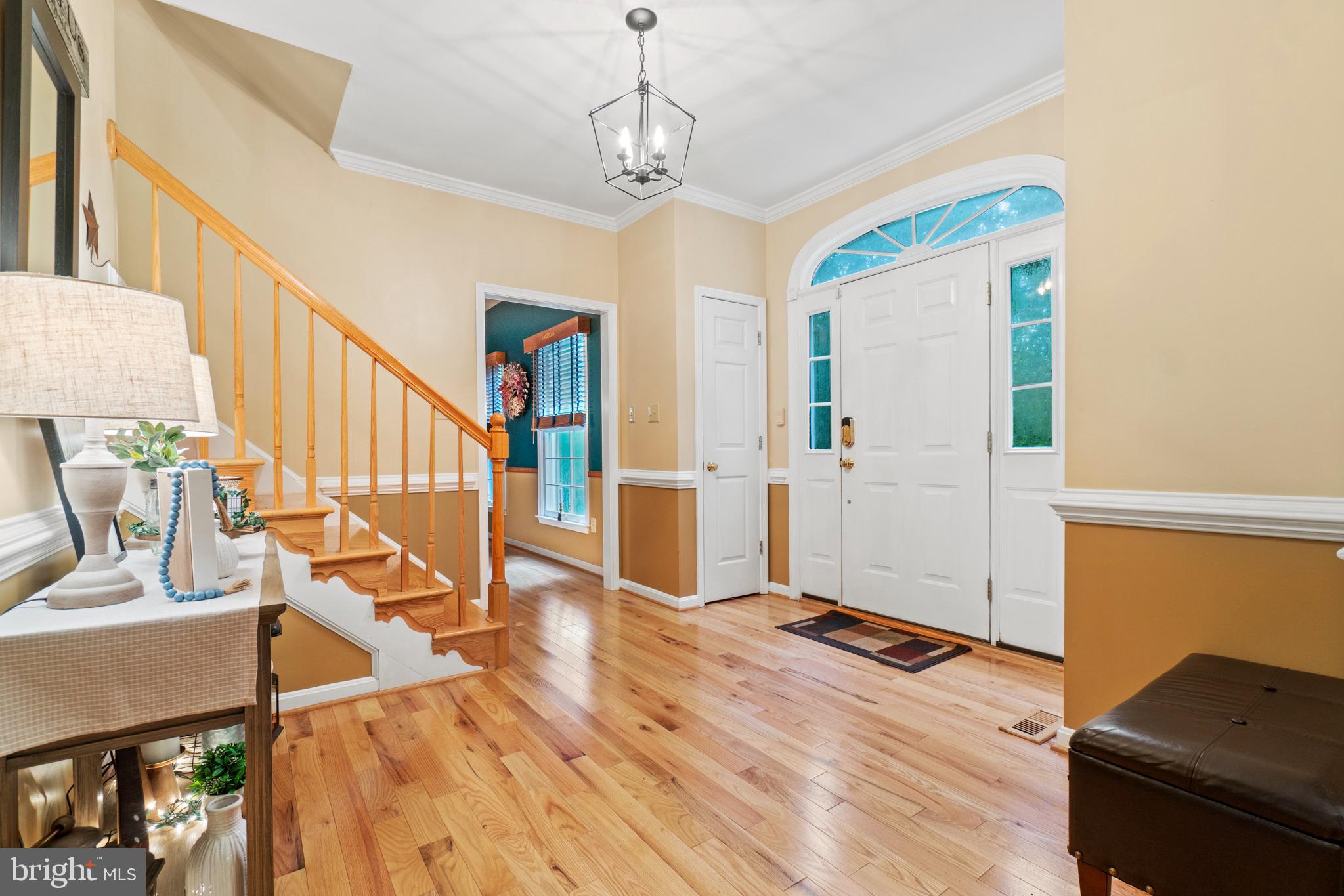 5 Winning Colors Road Stafford, VA 22556 - Photo 5 of 41 INVITING FOYER / HARDWOOD FLOORS