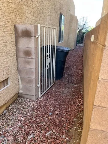 $2,100 | 3608 Tundra Swan Street, Las Vegas, NV 89122