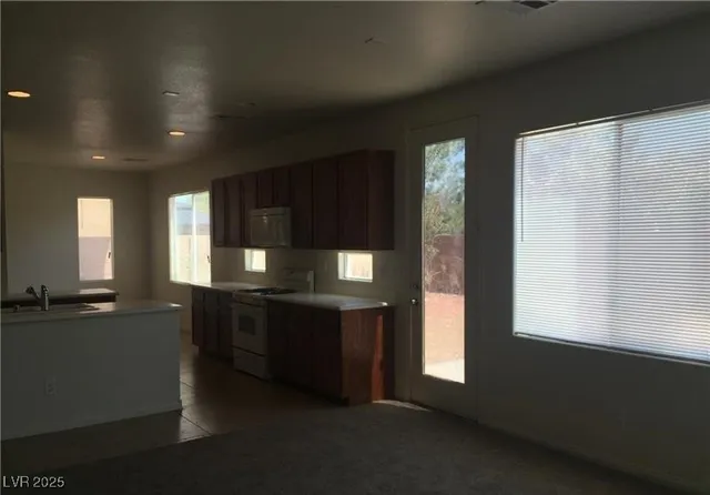 $2,100 | 3608 Tundra Swan Street, Las Vegas, NV 89122