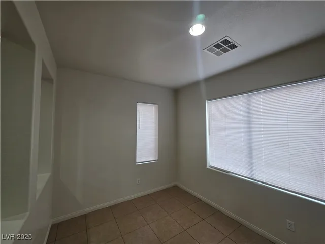 $2,100 | 3608 Tundra Swan Street, Las Vegas, NV 89122