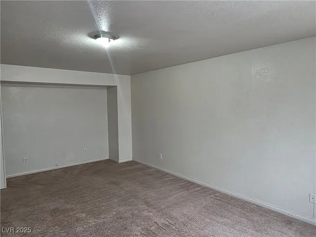 $2,100 | 3608 Tundra Swan Street, Las Vegas, NV 89122