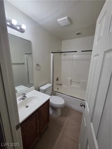 $2,100 | 3608 Tundra Swan Street, Las Vegas, NV 89122