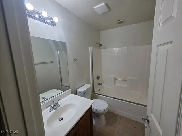 $2,100 | 3608 Tundra Swan Street, Las Vegas, NV 89122