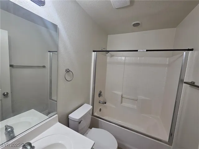 $2,100 | 3608 Tundra Swan Street, Las Vegas, NV 89122