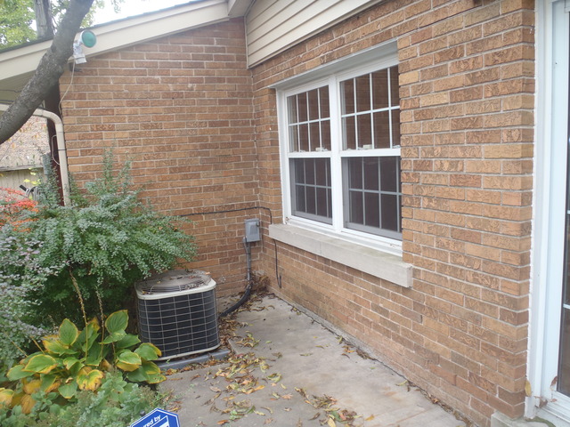 394 Olmsted Road Riverside, IL 60546 - Photo 10 of 11