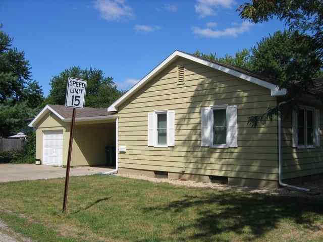 282 North Elmwood Road Farmington, IL 61531 - Photo 3 of 13 Gallery Image 3