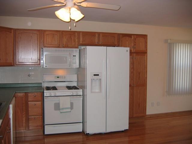 282 North Elmwood Road Farmington, IL 61531 - Photo 5 of 13 Gallery Image 5