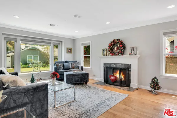 $2,025,000 | 3733 Willowcrest Avenue, Studio City, CA 91604