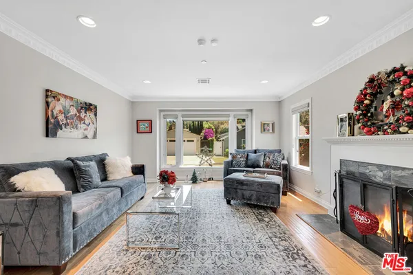 $2,025,000 | 3733 Willowcrest Avenue, Studio City, CA 91604