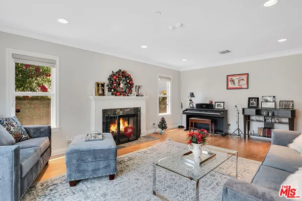 $2,025,000 | 3733 Willowcrest Avenue, Studio City, CA 91604
