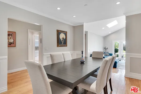 $2,025,000 | 3733 Willowcrest Avenue, Studio City, CA 91604