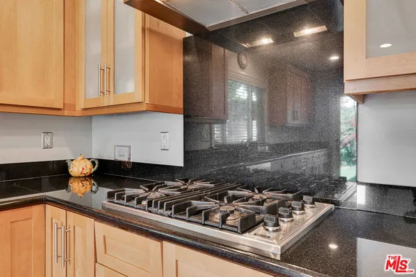 $2,025,000 | 3733 Willowcrest Avenue, Studio City, CA 91604