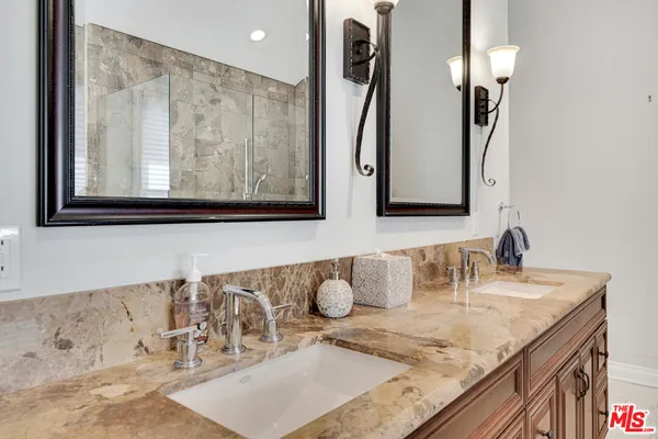 $2,025,000 | 3733 Willowcrest Avenue, Studio City, CA 91604