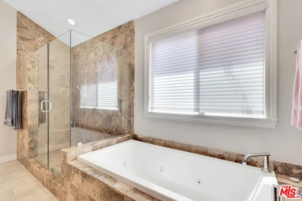 $2,025,000 | 3733 Willowcrest Avenue, Studio City, CA 91604