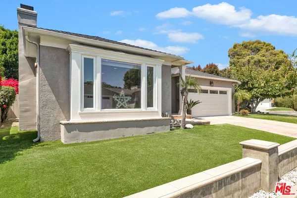 $2,025,000 | 3733 Willowcrest Avenue, Studio City, CA 91604