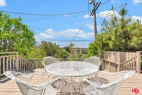 $2,025,000 | 3733 Willowcrest Avenue, Studio City, CA 91604