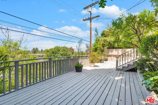$2,025,000 | 3733 Willowcrest Avenue, Studio City, CA 91604